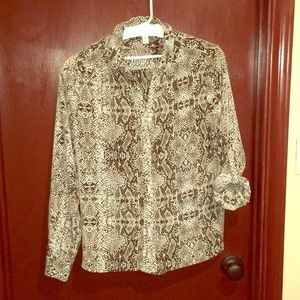Dana Buchman button blouse